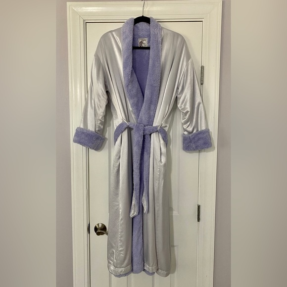 Giraffe at Home Intimates & Sleepwear Giraffe At Home Satin Robe